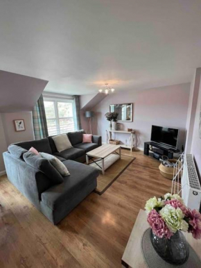 A Modern 2 Bedroom Apartment with Beautiful Views